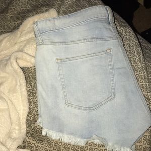 H&M light wash shorts